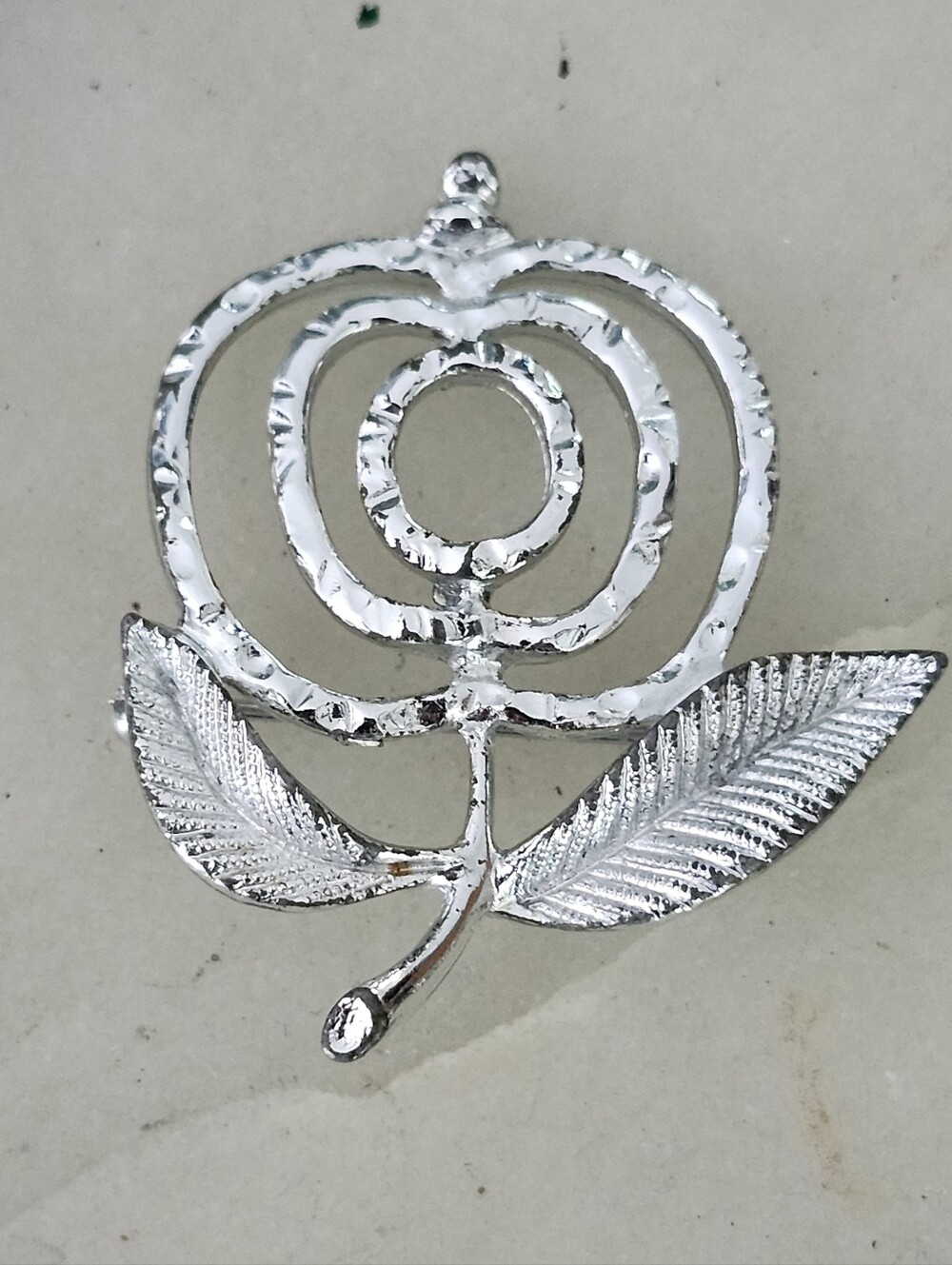 Vtg Sarah Coventry Silver Tone Open Scrollwork Floral Brooch